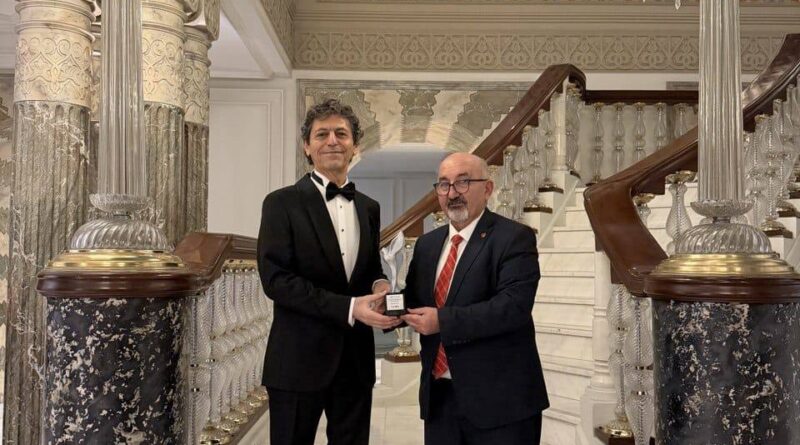 Akif Manaf’a Bir Barış Ödülü Daha: Dünyaca Ünlü Yazar Egeyön Barış Ödülünü Aldı Akif Manaf’a Bir Barış Ödülü Daha: Dünyaca Ünlü Yazar Egeyön Barış Ödülünü Aldı