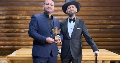 Dünyaca Ünlü Yazar Akif Manaf’a Doğayla Barış Ödülü Dünyaca Ünlü Yazar Akif Manaf’a Doğayla Barış Ödülü